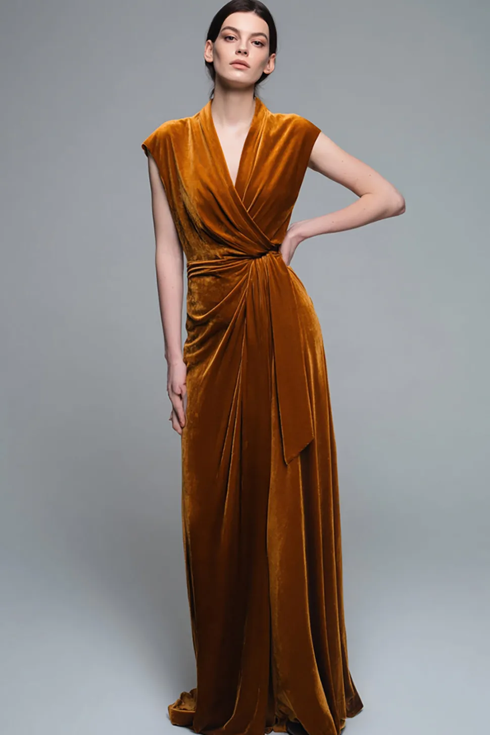 Caramelo V-Neck Velvet A-Line Vestido Formal Longo com Cap Mangas