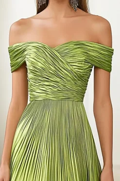 Cetim metálico fora do ombro verde uma linha plissado militar vestido de bola