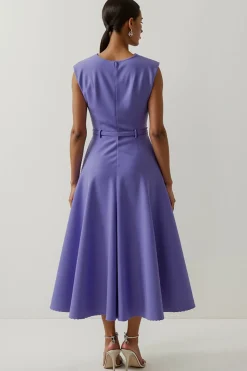 Cetim roxo Uma linha de chá comprimento semi formal vestido com flor 3D
