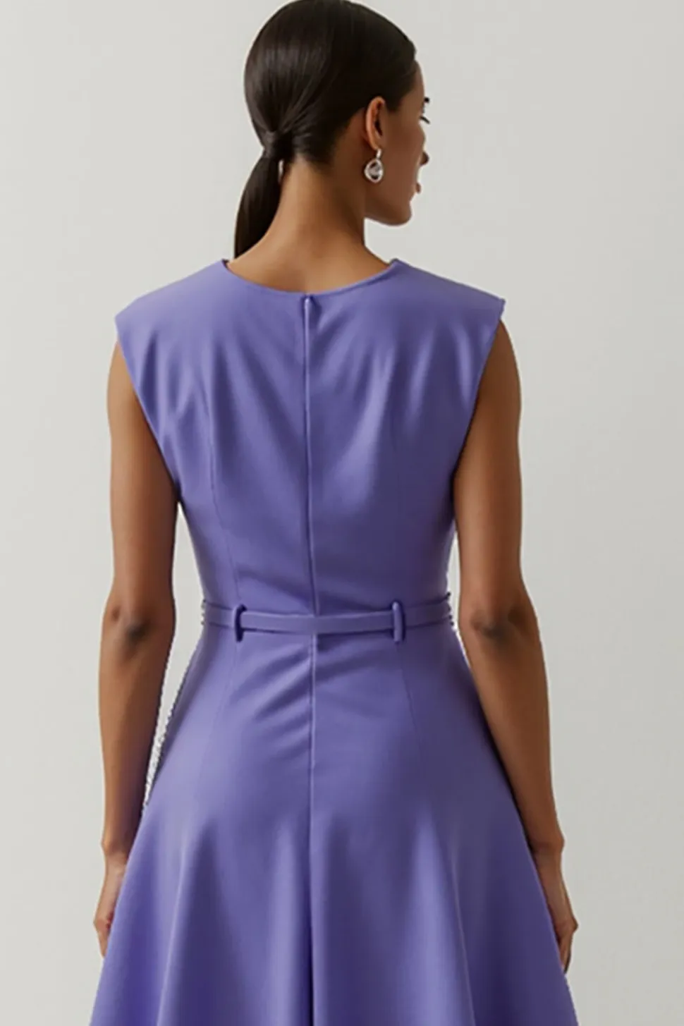 Cetim roxo Uma linha de chá comprimento semi formal vestido com flor 3D