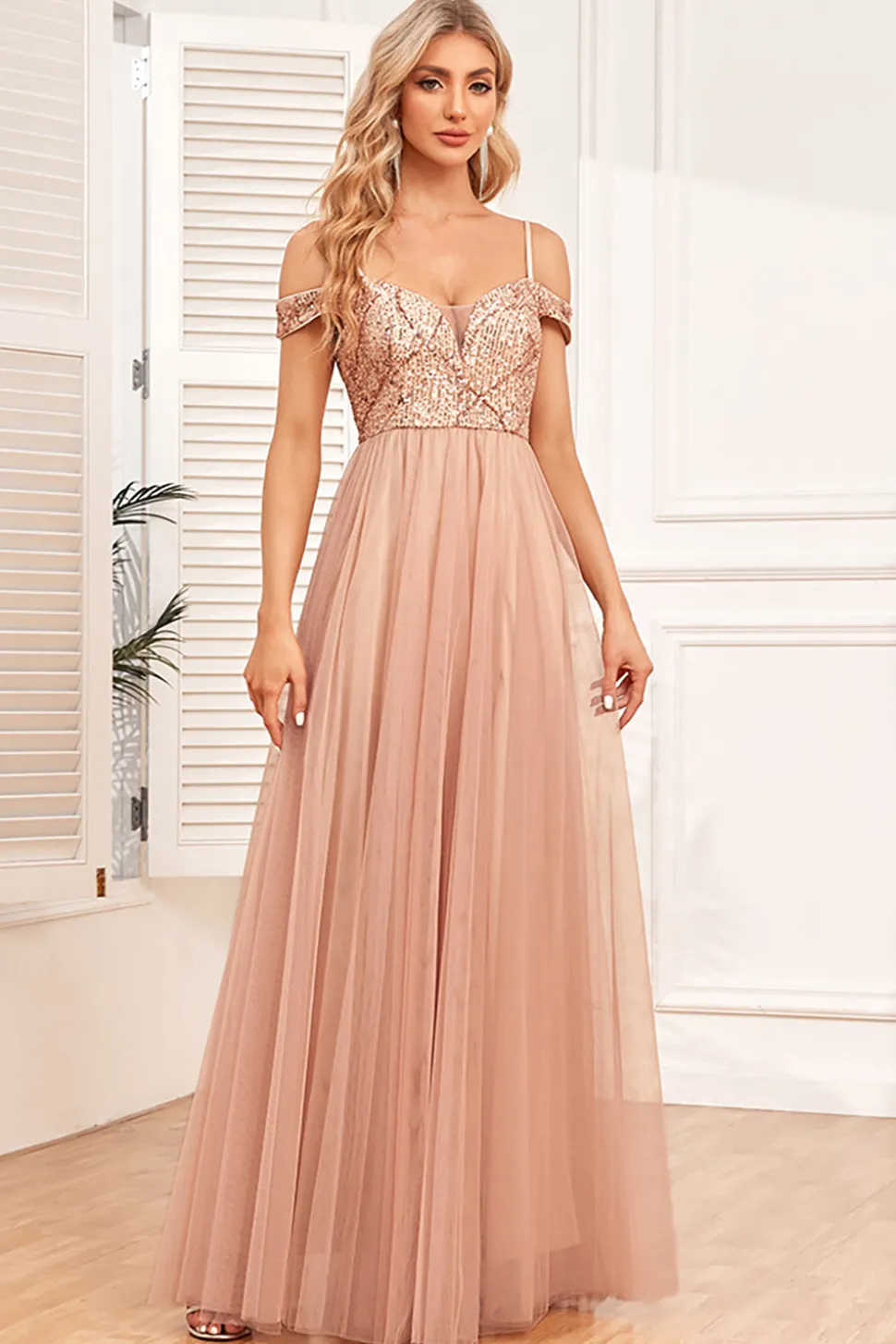 Champagne A-Line Tule Long Prom Dress com Lantejoulas