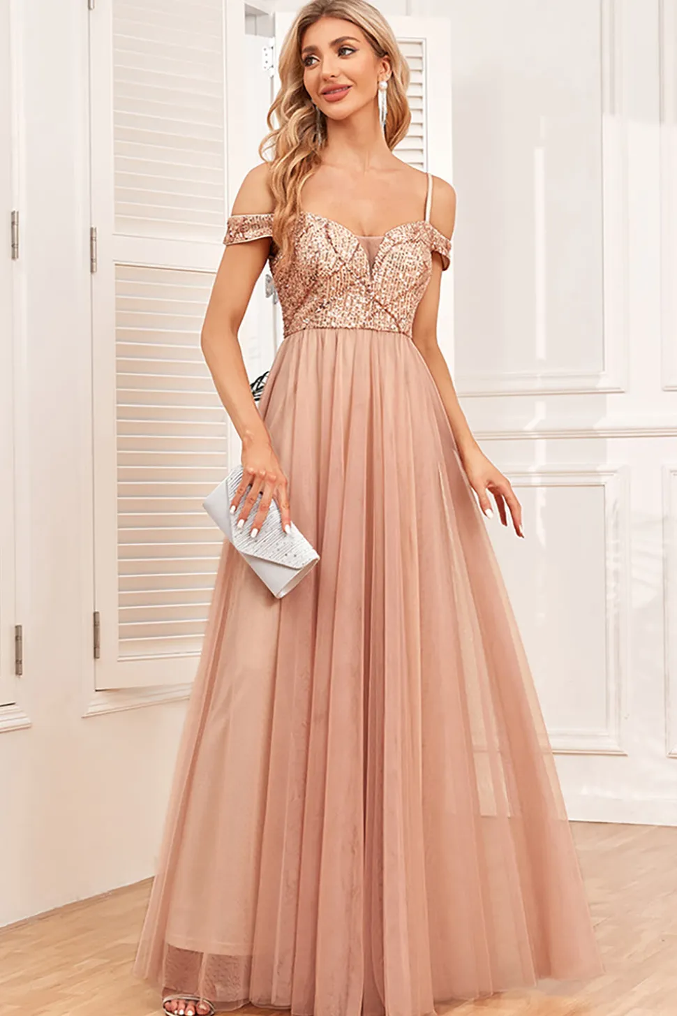 Champagne A-Line Tule Long Prom Dress com Lantejoulas