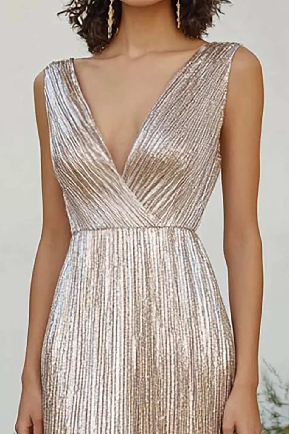 Champagne metálico plissado V-neck bainha longo vestido formal