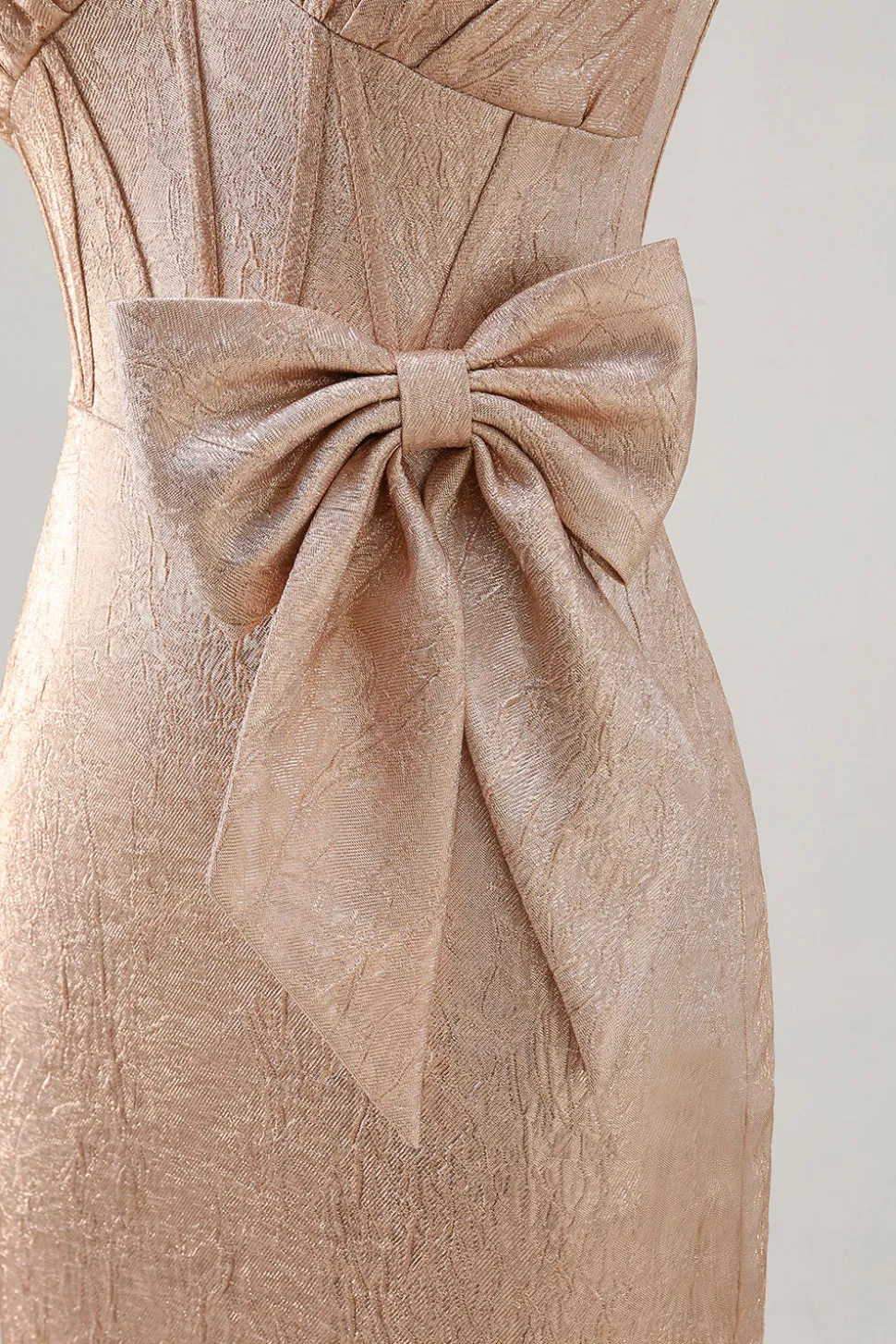 Champanhe Cetim Decote em V Vestido Cocktail com Arco