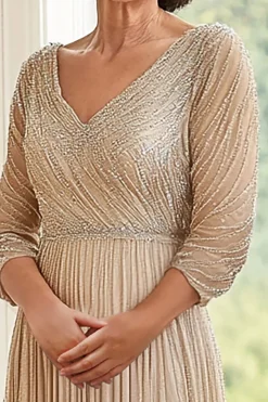 Champanhe Elegante Uma Linha V Pescoço Plissado Mãe do Vestido da Noiva