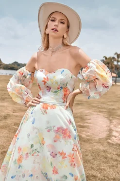 Charming A Line Sweetheart Ivory Floral Sweep Train Vestido de noiva com mangas