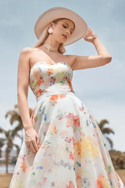 Charming A Line Sweetheart Ivory Floral Sweep Train Vestido de noiva com mangas