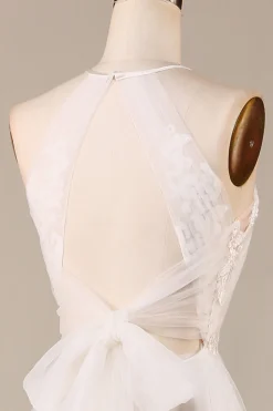 Charmoso A Line Halter Neck Marfim Open Back Tulle Sweep Train Vestido de Noiva com Renda