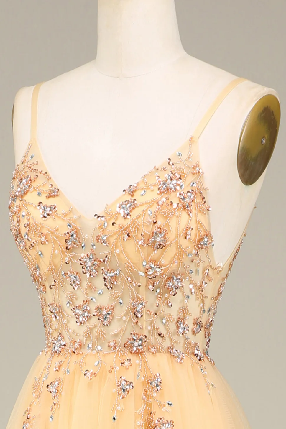 Charmoso A Line Spaghetti Straps Golden Long Prom Dress com Missangas