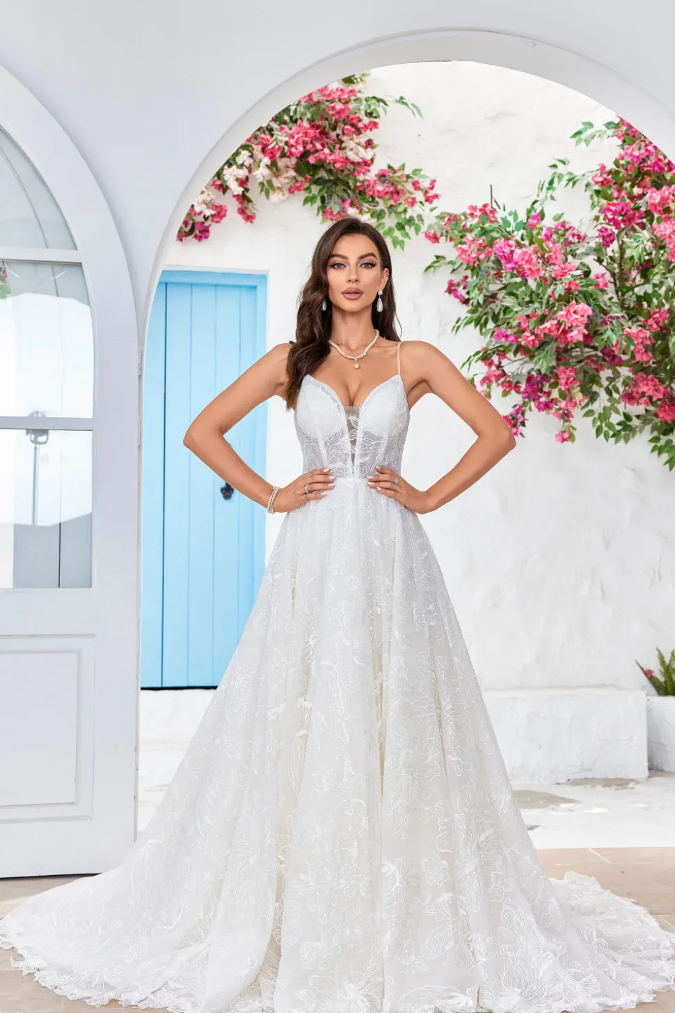 Charmoso A Line Spaghetti Straps Damasco Vestido de Noiva Longo com Sweep Train