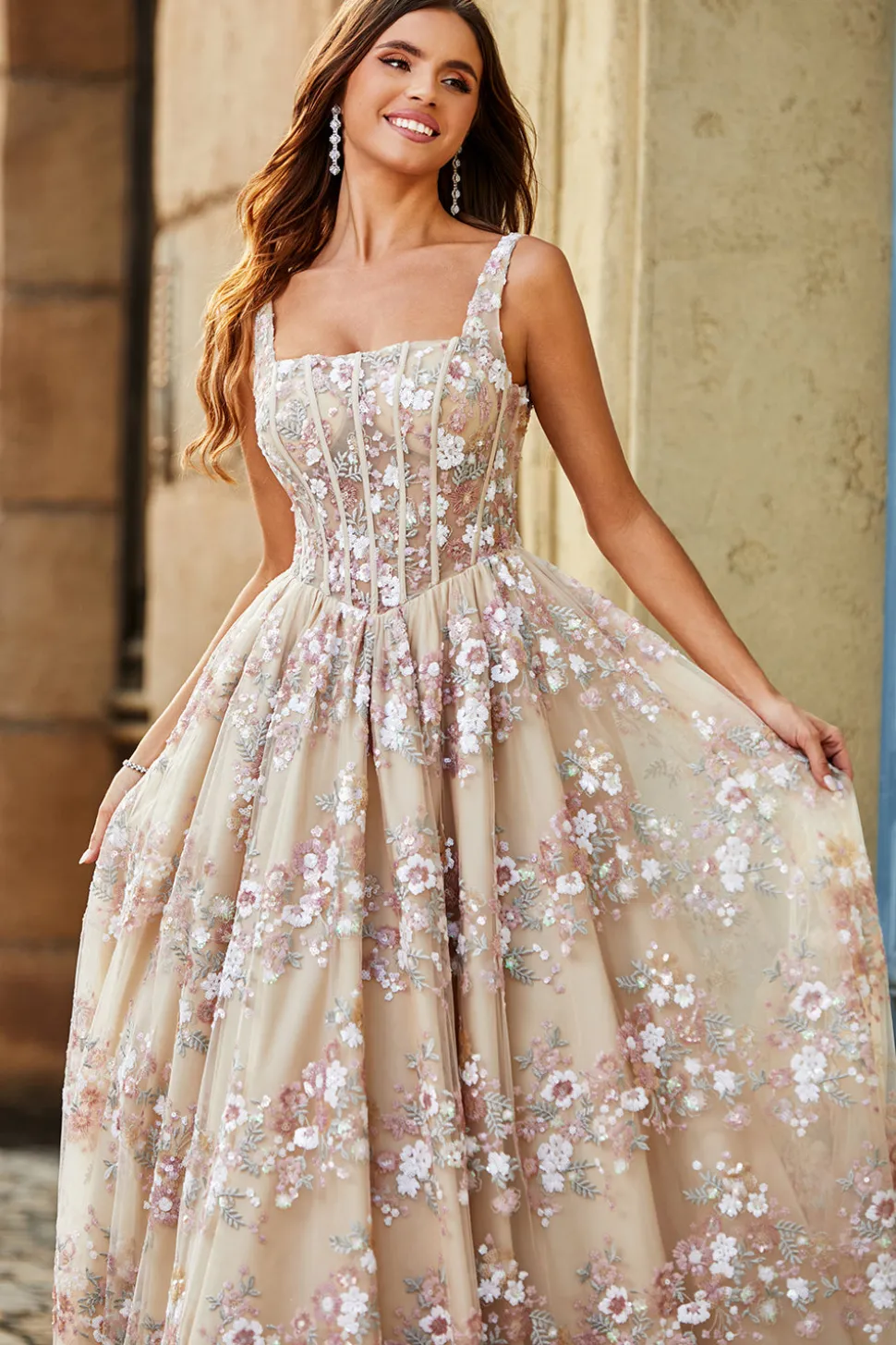 Charmoso A Line Square Neck Champagne Corset Prom Dress com Appliques