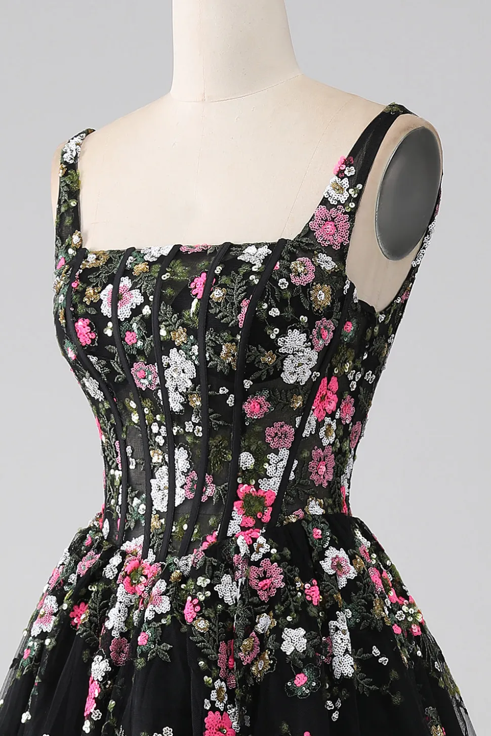 Charmoso A Line Square Neck Preto Corset Prom Dress com Appliques