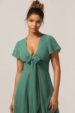 Chraming Uma Linha V-Neck mangas curtas Eucalipto vestido de dama de honra com arco