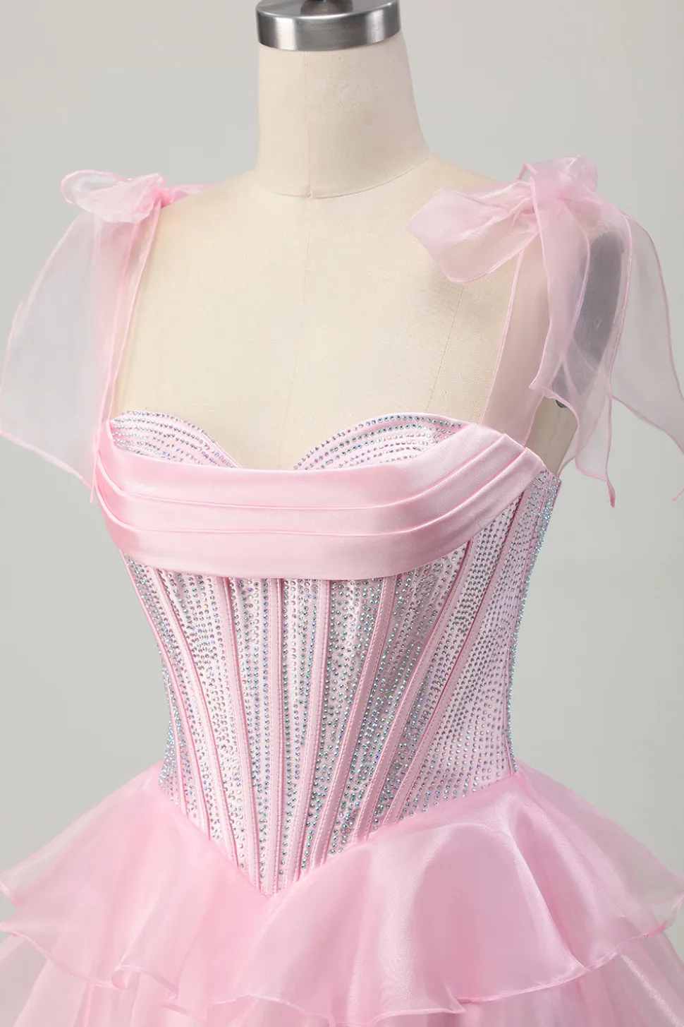 Cintas cor-de-rosa brilhantes Bow Corset Tiered Beaded Homecoming Dress