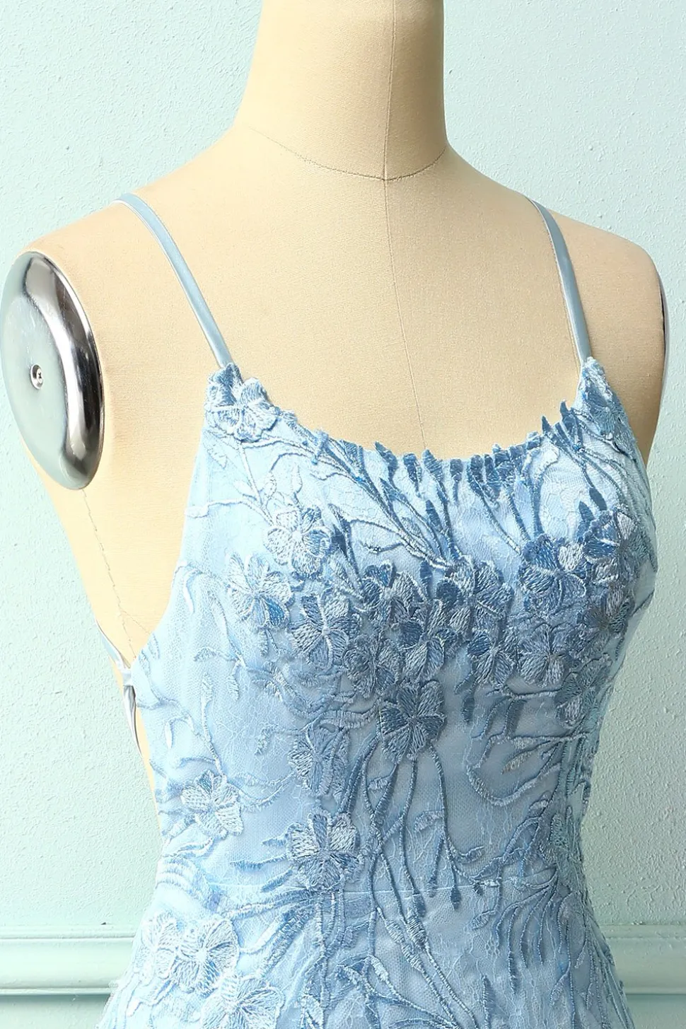 Cintas de espaguete azul céu vestido bodycon
