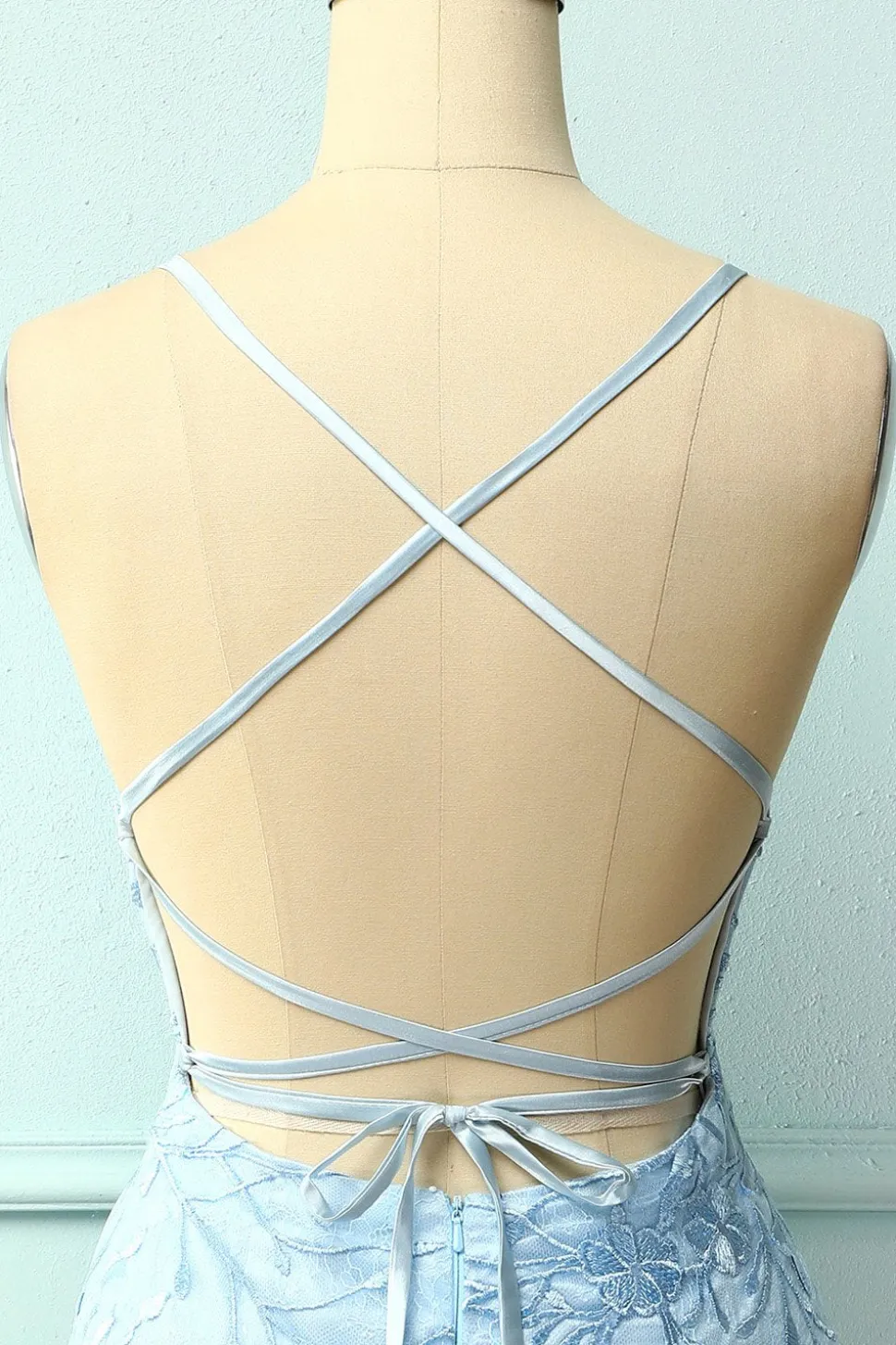 Cintas de espaguete azul céu vestido bodycon