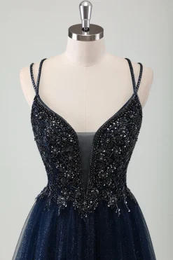 Cintas de Espaguete Marinho Brilhantes Um Vestido de Baile de Formatura Longo da Linha com Sequins