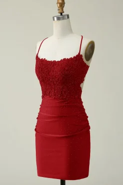 Cintas de Espaguete Vermelho Escuro Vestido Curto Com Apliques