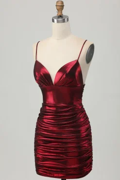 Cintas Metálicas Brilhantes Borgonha Esparguete Apertado Ruched Short Homecoming Dress