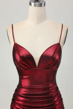Cintas Metálicas Brilhantes Borgonha Esparguete Apertado Ruched Short Homecoming Dress