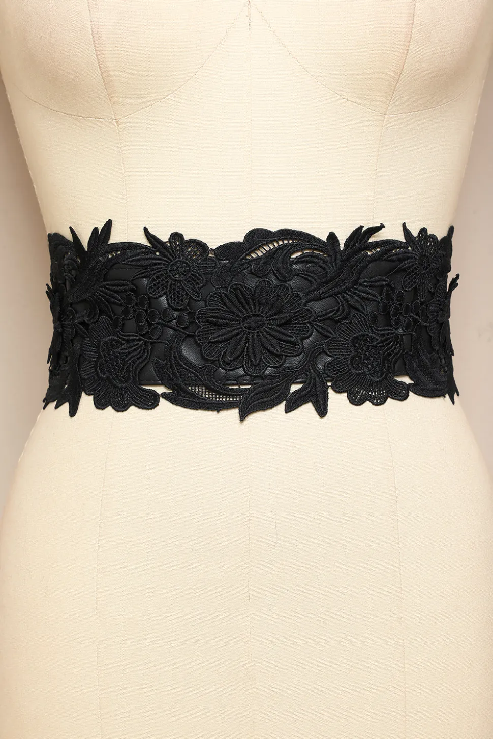 Cinto Elegante com Apliques