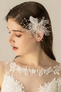Clipe de cabelo artesanal de flor de pena doce
