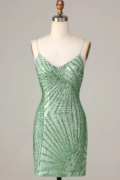 Club Chic Bainha Esparguete Alças Verde Sequins Short Homecoming Dress com Criss Cross Back