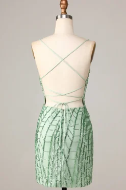 Club Chic Bainha Esparguete Alças Verde Sequins Short Homecoming Dress com Criss Cross Back