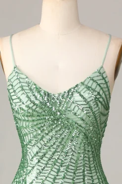 Club Chic Bainha Esparguete Alças Verde Sequins Short Homecoming Dress com Criss Cross Back