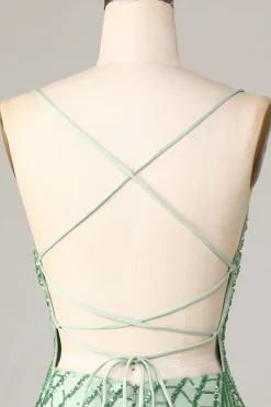 Club Chic Bainha Esparguete Alças Verde Sequins Short Homecoming Dress com Criss Cross Back