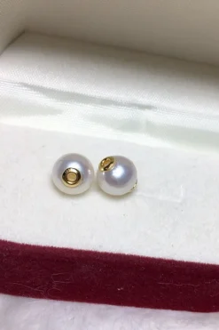 Colar de pérolas brancas