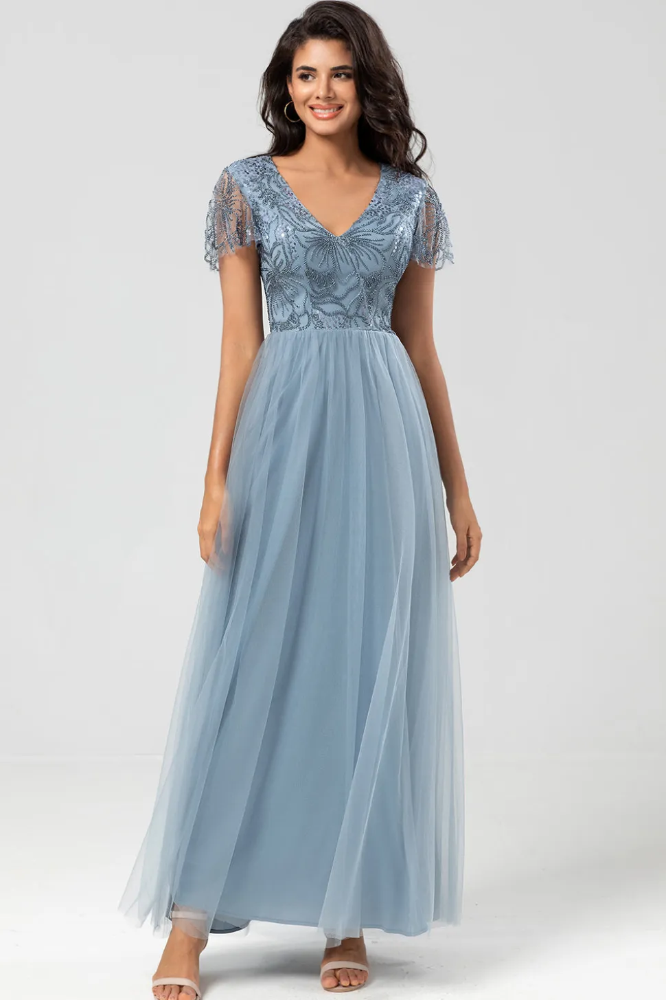 Confiantemente Carismático Uma Linha V Pescoço Dusty Blue Long Vestido de Dama de Honra com Missangas