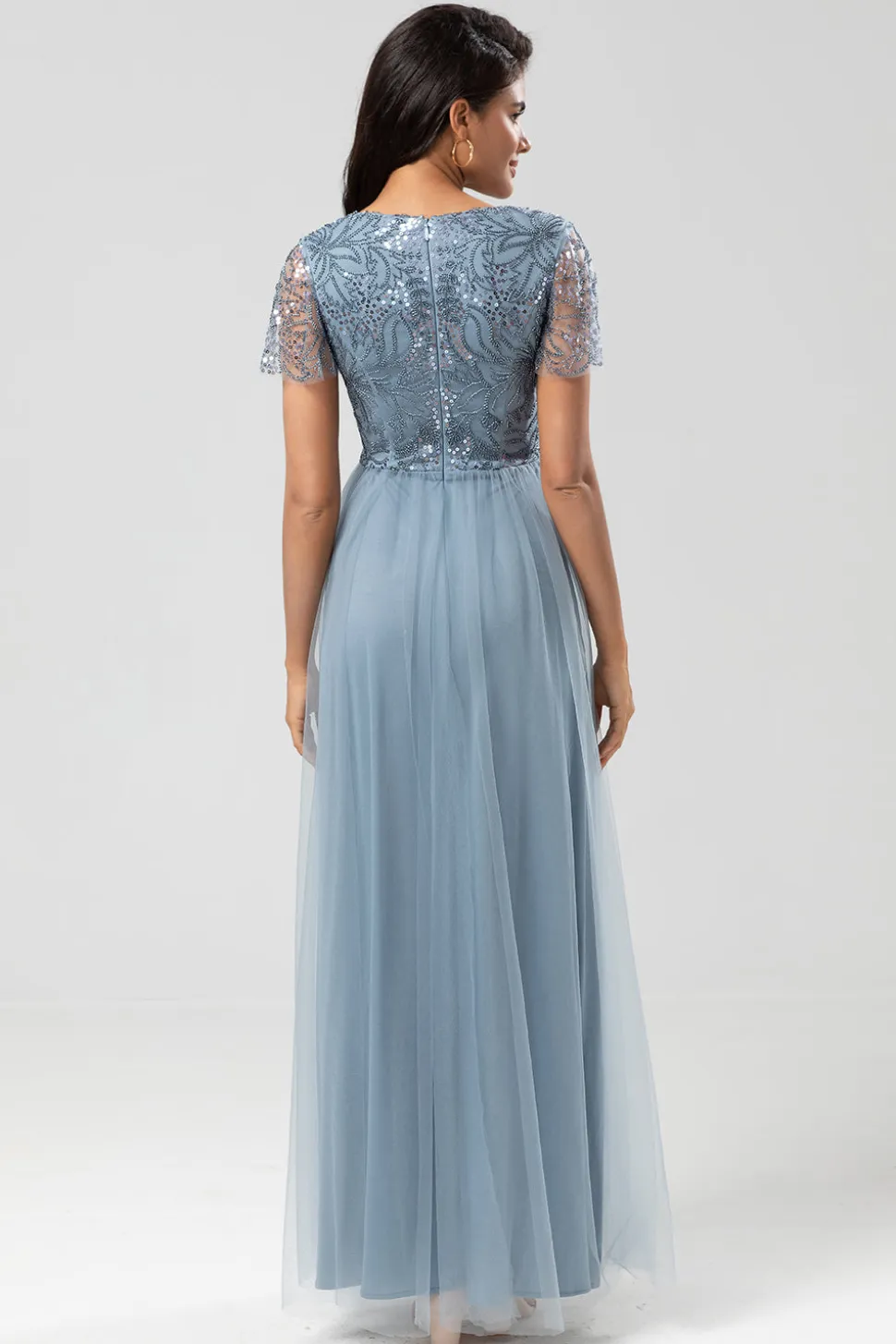 Confiantemente Carismático Uma Linha V Pescoço Dusty Blue Long Vestido de Dama de Honra com Missangas