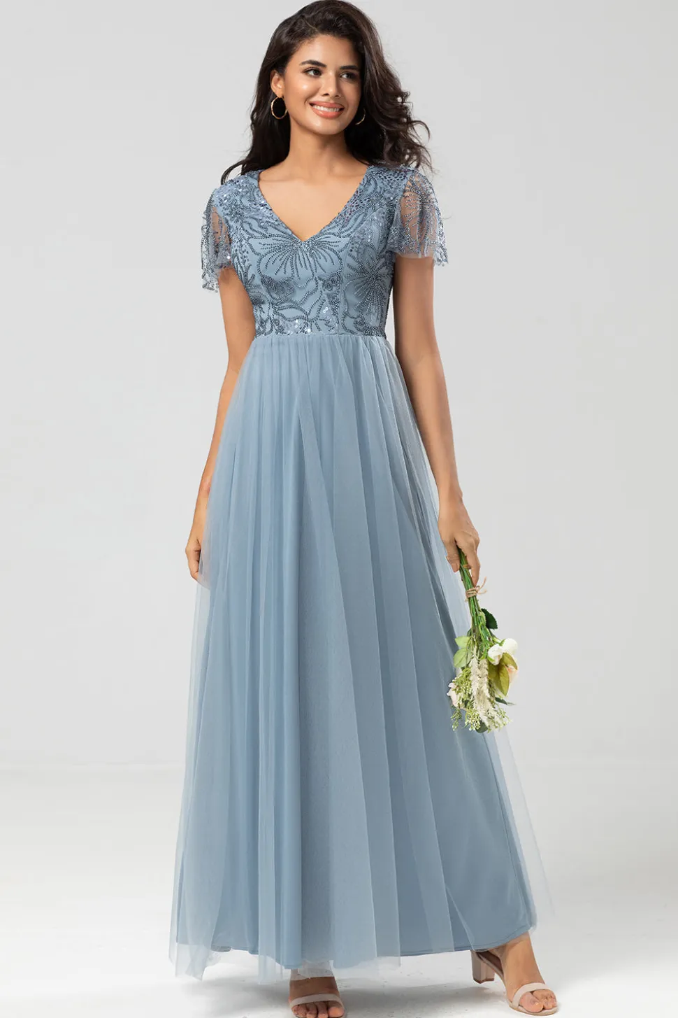 Confiantemente Carismático Uma Linha V Pescoço Dusty Blue Long Vestido de Dama de Honra com Missangas