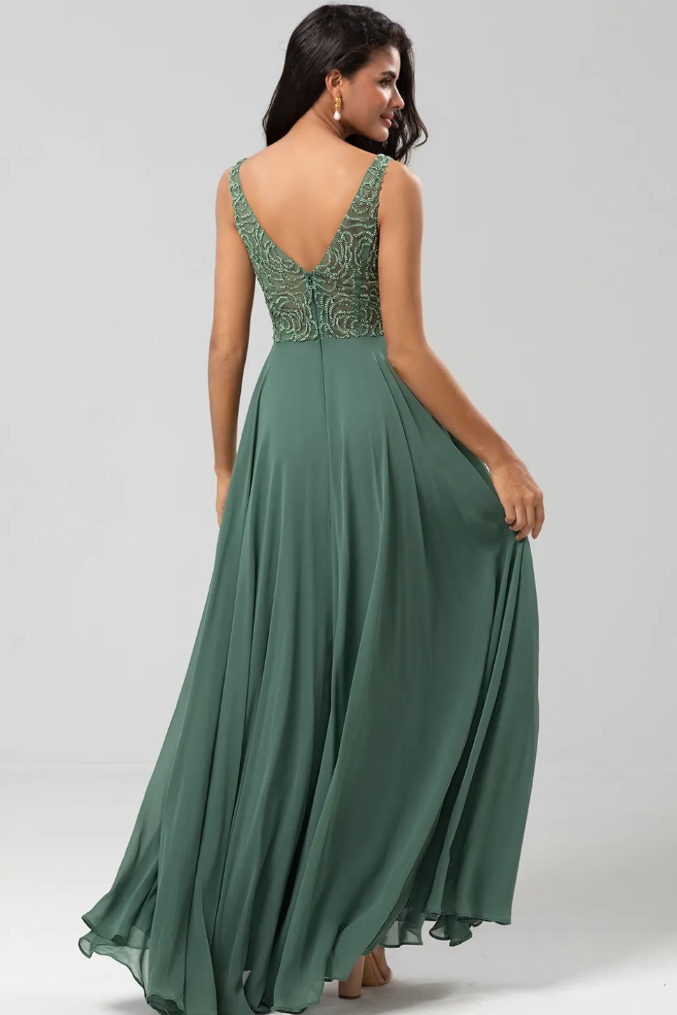 Confiantemente Carismático Uma Linha V Pescoço Eucalipto Vestido Longo Madrinha com Missangas