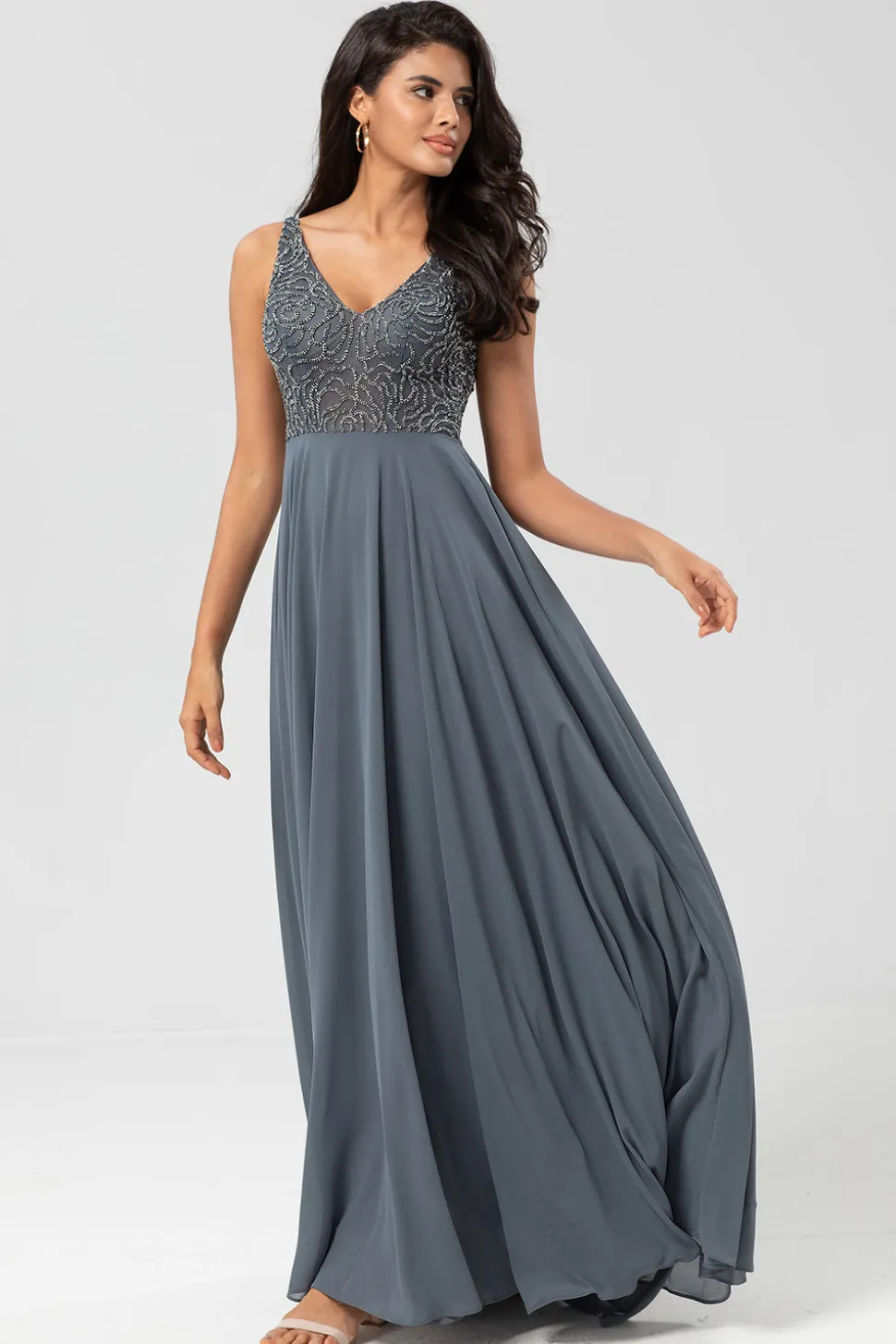 Confiantemente Carismático Uma Linha V Pescoço Eucalipto Vestido Longo Madrinha com Missangas
