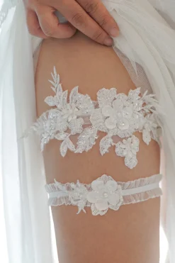 Conjunto de Jarreteira de Renda Nupcial com Bordado