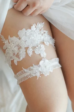 Conjunto de Jarreteira de Renda Nupcial com Bordado