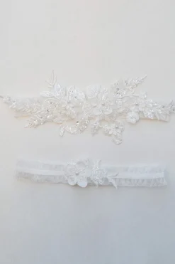 Conjunto de Jarreteira de Renda Nupcial com Bordado