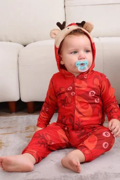 Conjunto de pijama familiar com capuz padrão vermelho