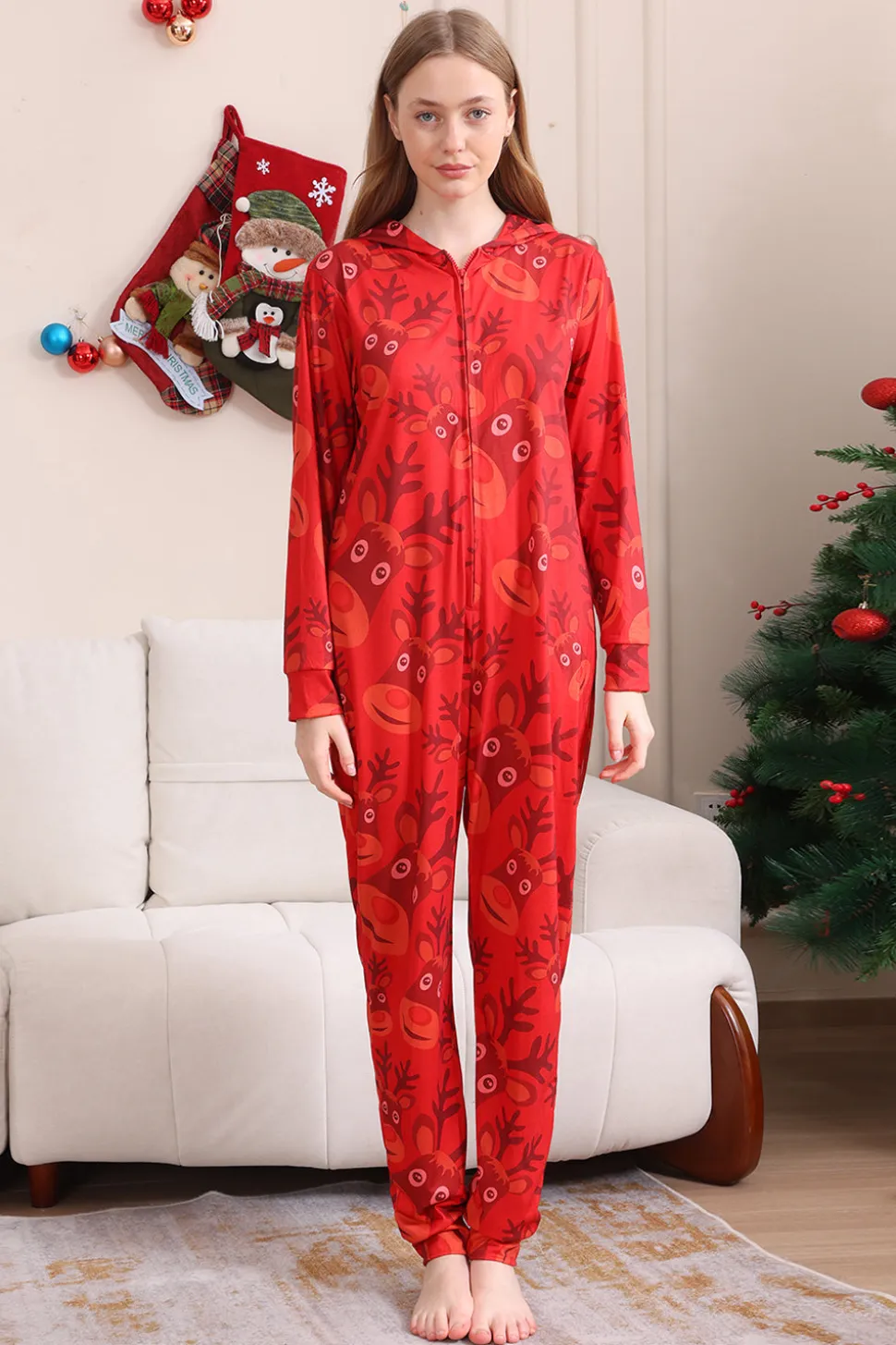 Conjunto de pijama familiar com capuz padrão vermelho