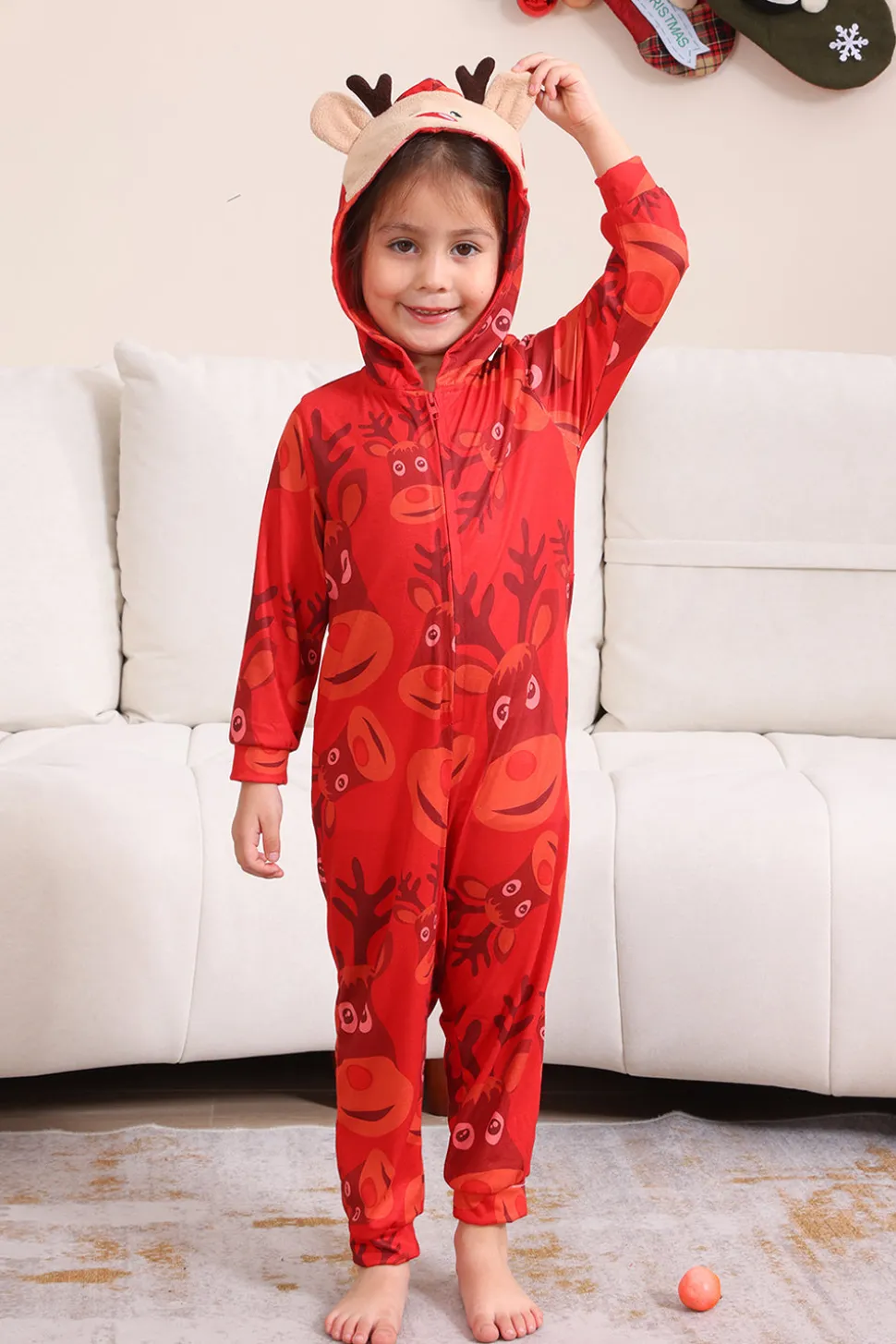 Conjunto de pijama familiar com capuz padrão vermelho