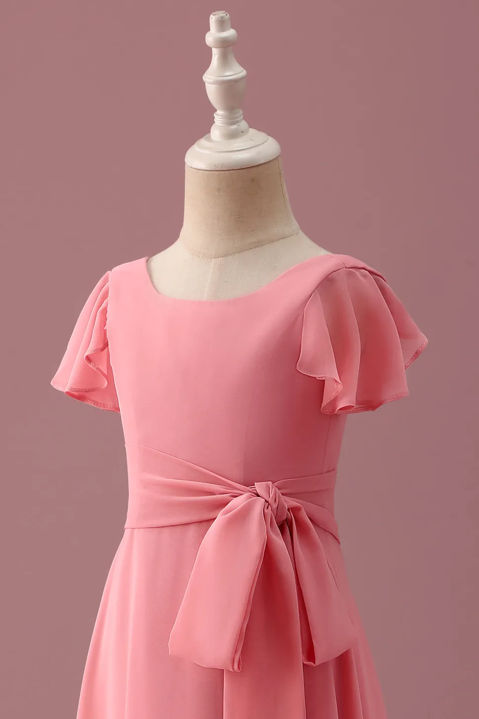 Coral Chiffon mangas curtas uma linha vestido de dama de honra júnior com Bowknot