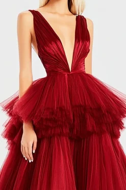 Correias de espaguete vermelhas Uma linha plissado longo vestido formal