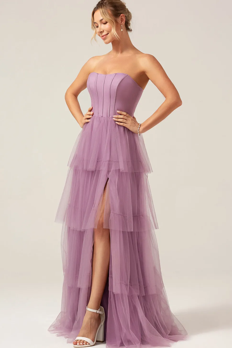 Correias Destacáveis A Line Navy Tiered Long Bridesmaid Dress