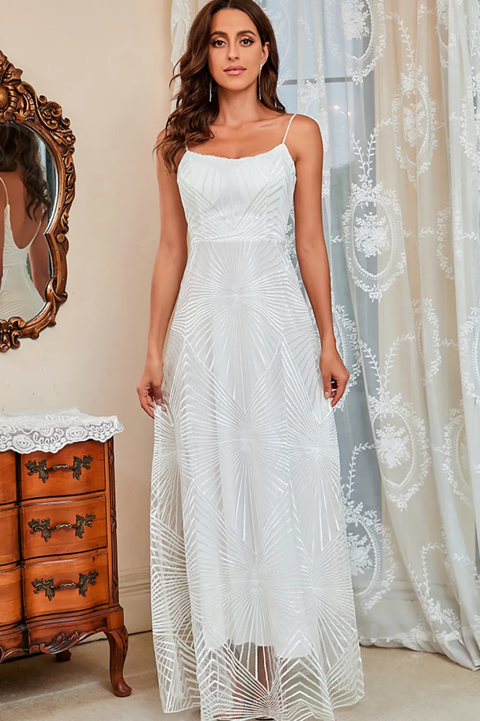 Correias Esparguete Branco A Line Vestido de Festa