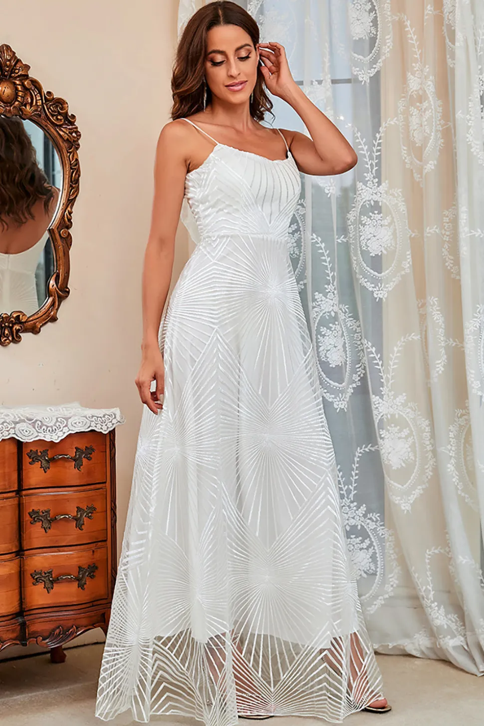 Correias Esparguete Branco A Line Vestido de Festa