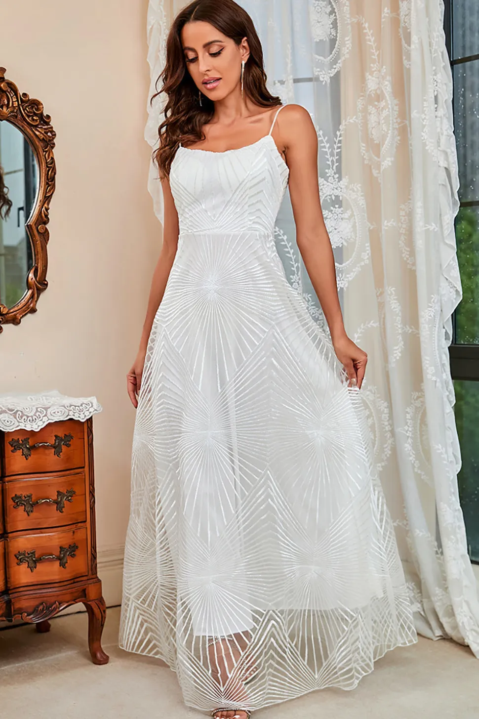 Correias Esparguete Branco A Line Vestido de Festa