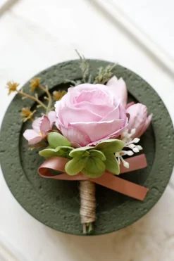 Corsage de pulso de baile de damasco e Boutonniere masculino para casamento