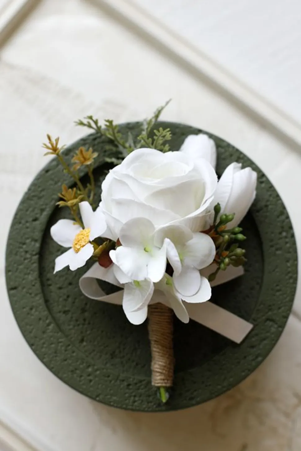 Corsage de pulso de baile de damasco e Boutonniere masculino para casamento